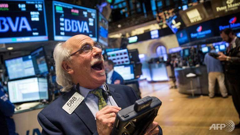 Chứng khoán, vàng và dầu thô đều có quý khởi sắc